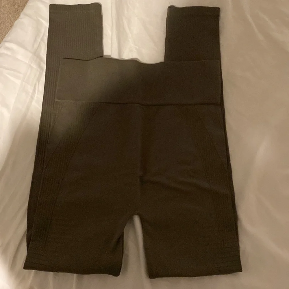 Matching workout set - Picture 3 of 5
